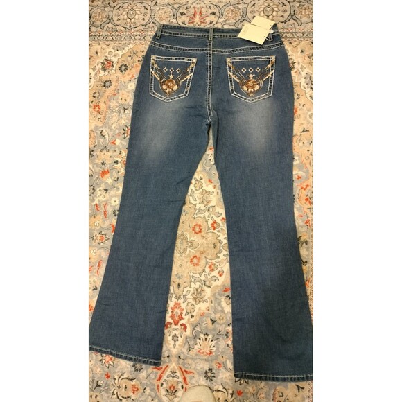NWT! Meet Me Medium Blue Bootcut Jean w/Brown Embroidered Pockets. Size 15 - Picture 4 of 8